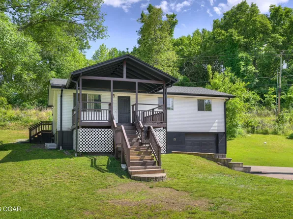 1411 Knapp Ct, Neosho, MO 64850