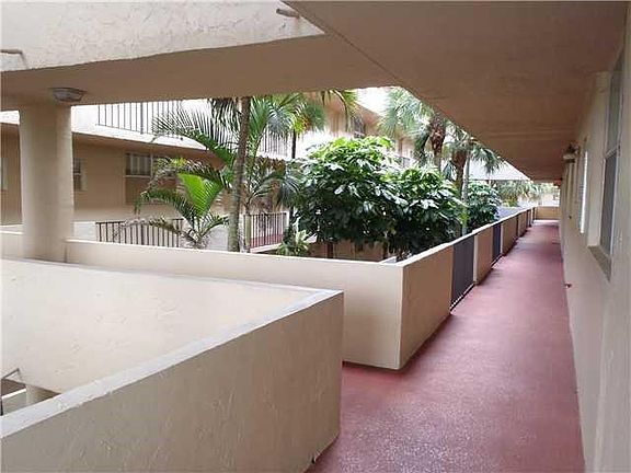 2nd image of 403 NW 68th Avenue #519