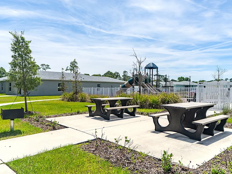 Ravinia St. Lucie — Photo 29