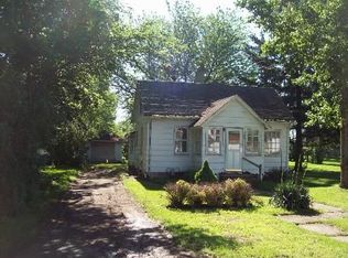 409 Whitver St, Walnut, IL 61376