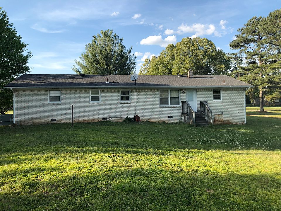 2nd image of 302 Spring St