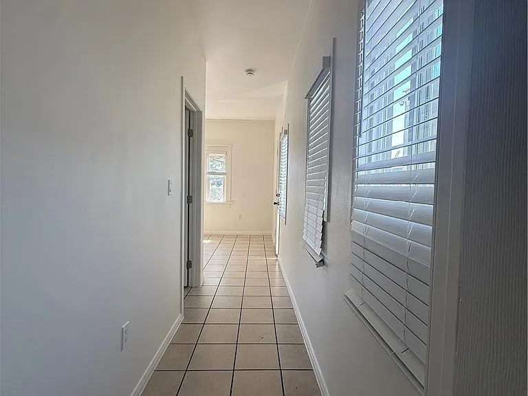 1085 Hoffman Ave #11 — Photo 2
