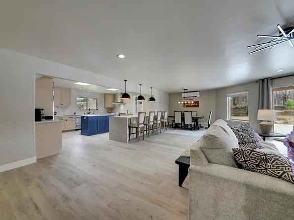 210 Josefita Rd NE, Albuquerque, NM 87113