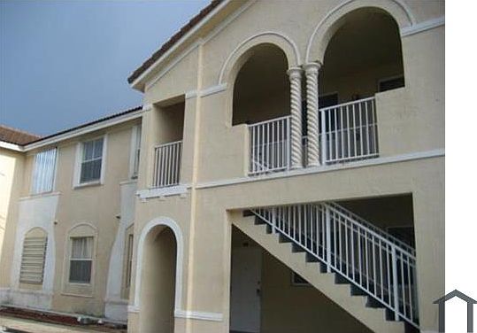 1st image of 2815 SE 16th Ave Unit 103