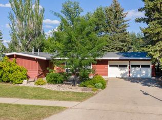 105 28th St SW, Minot, ND 58701