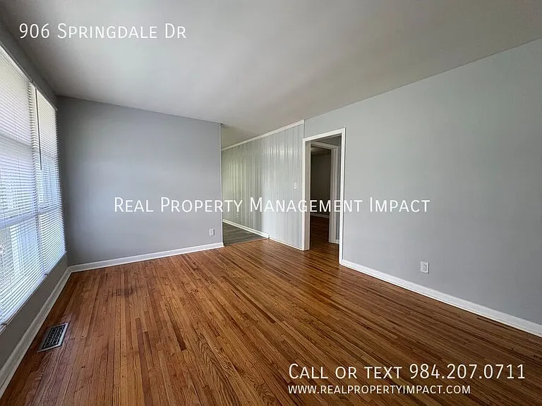 906 Springdale Dr — Photo 6