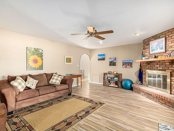 4th image of 2742 E Sierra St