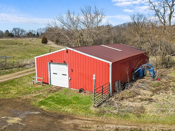 4th image of 8591 Reading Rd