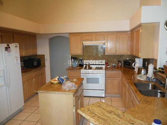 5th image of 4515 Erica Dr