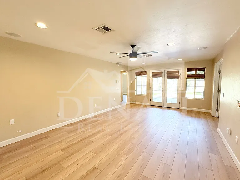 1326 W Palm Ln — Photo 5