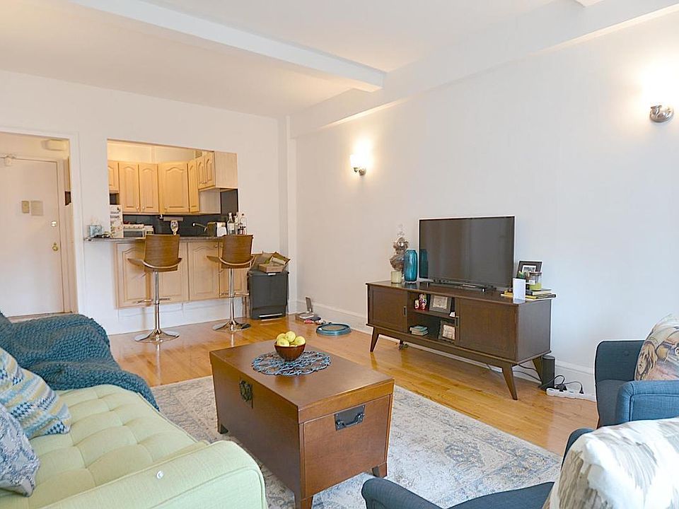2nd image of 200 W 70th St APT 16K