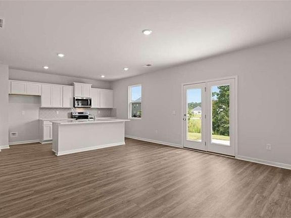 3rd image of 100 White Spruce Way