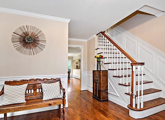 3rd image of 341 Orienta Ave