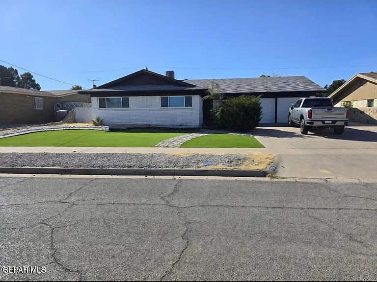 9108 Shaver Dr — Photo 1