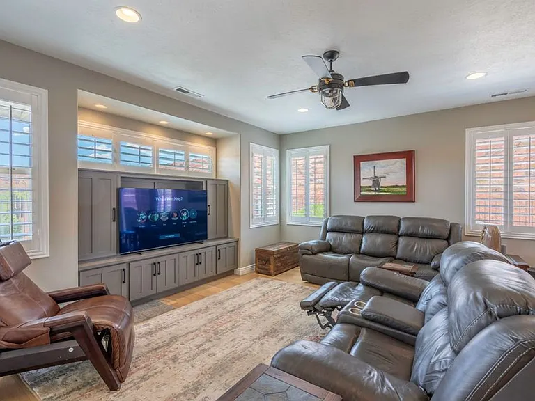 2329 N Prospector Ln — Photo 7