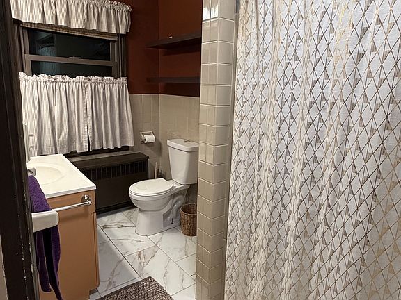 5th image of 166 4th St #2