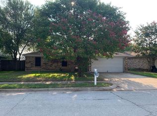 7304 Meadowbrook Dr, Watauga, TX 76148