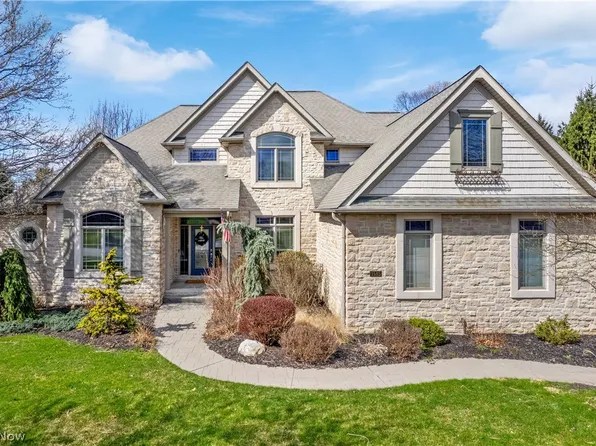 1585 Yorkshire Trce SE, Canton, OH 44709