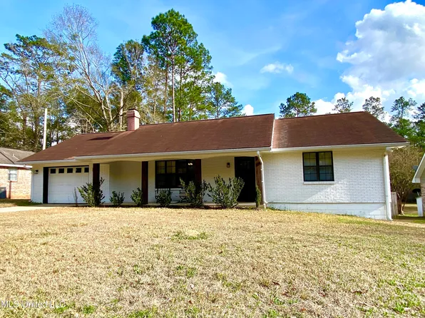 107 W Lakeshore Dr, Carriere, MS 39426