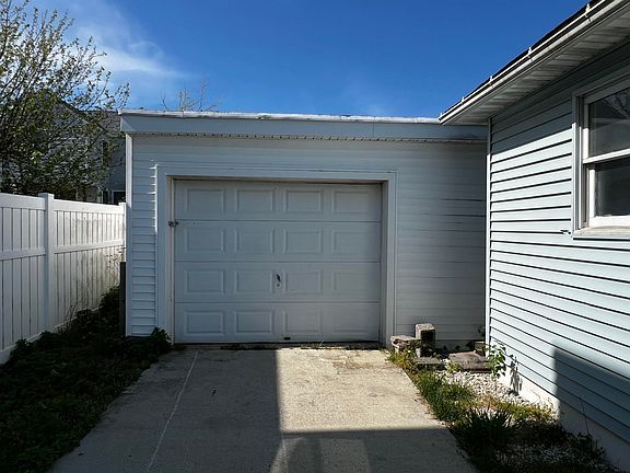 5th image of 1311 Sheridan Blvd
