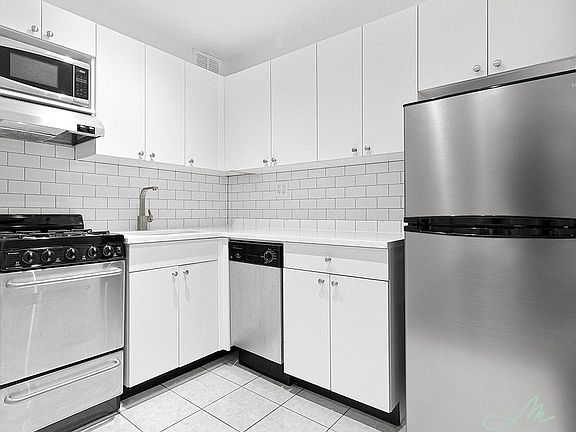 5th image of 255 W 14th St APT 2H