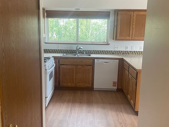 5th image of 9741 Woodlawn Ave N #C