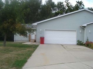 803 S Jayme Cir, Sioux Falls, SD 57106