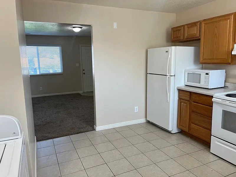 2 bed, 850 sqft, $1,295 — Photo 4