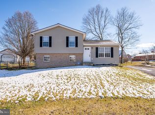 4 Midnoon Dr, Martinsburg, WV 25404