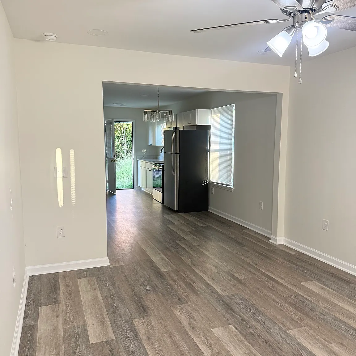 2 bed, 1000 sqft, $1,500 — Photo 1