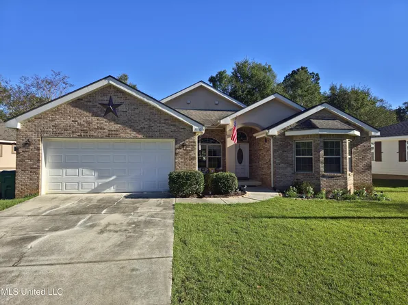 8850 Kailua Pl, Diamondhead, MS 39525
