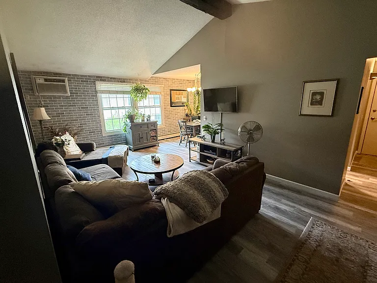 4554 Cedar Lake Rd #7 — Photo 5