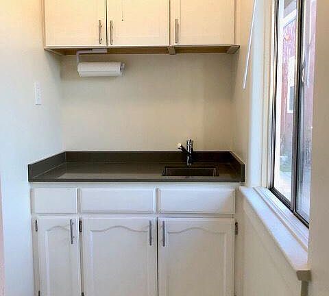 2nd image of 903 McFarland Ave APT 3