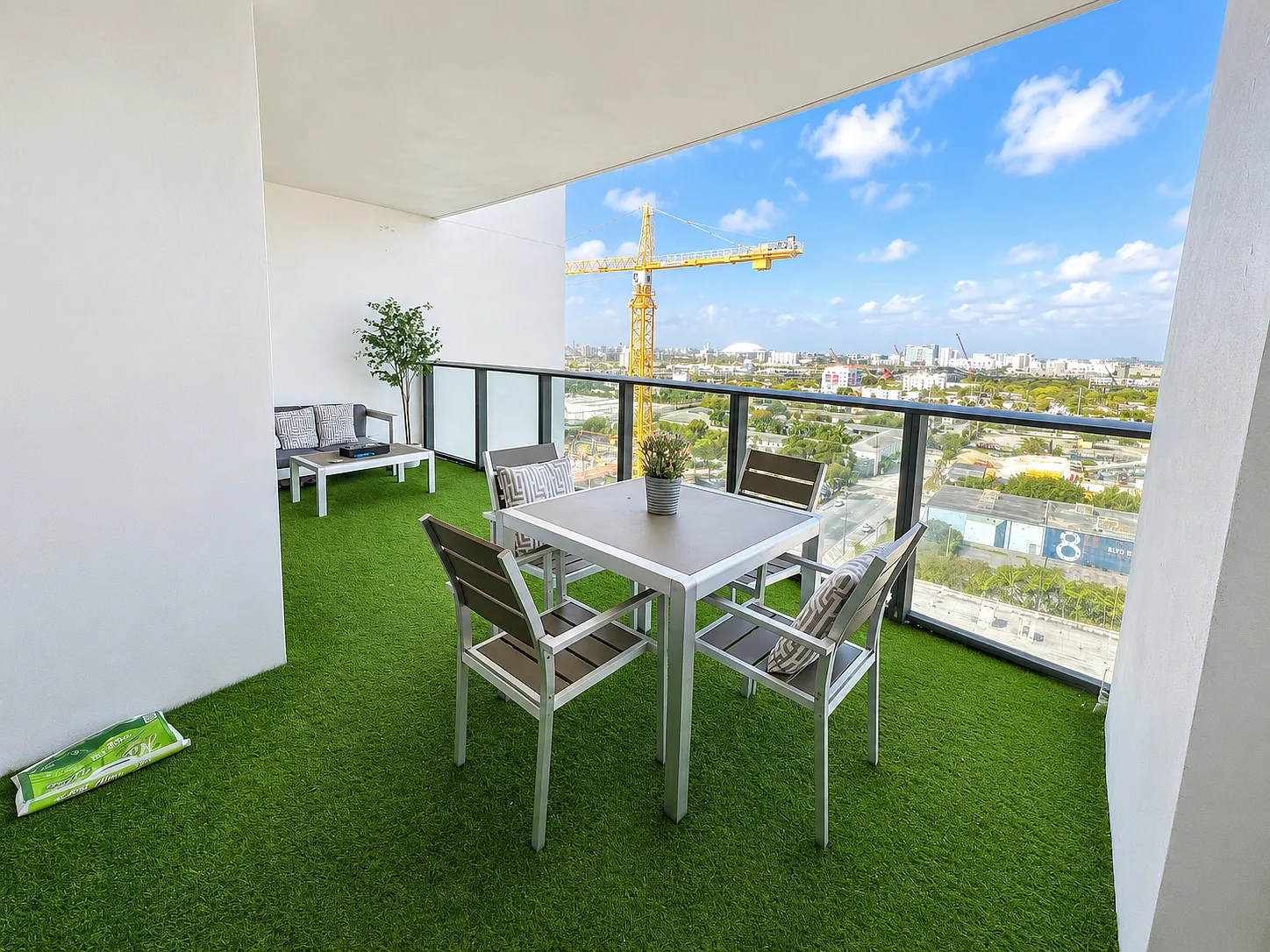 1 bed, 1.5 bath, 865 sqft, $3,350 — Photo 2