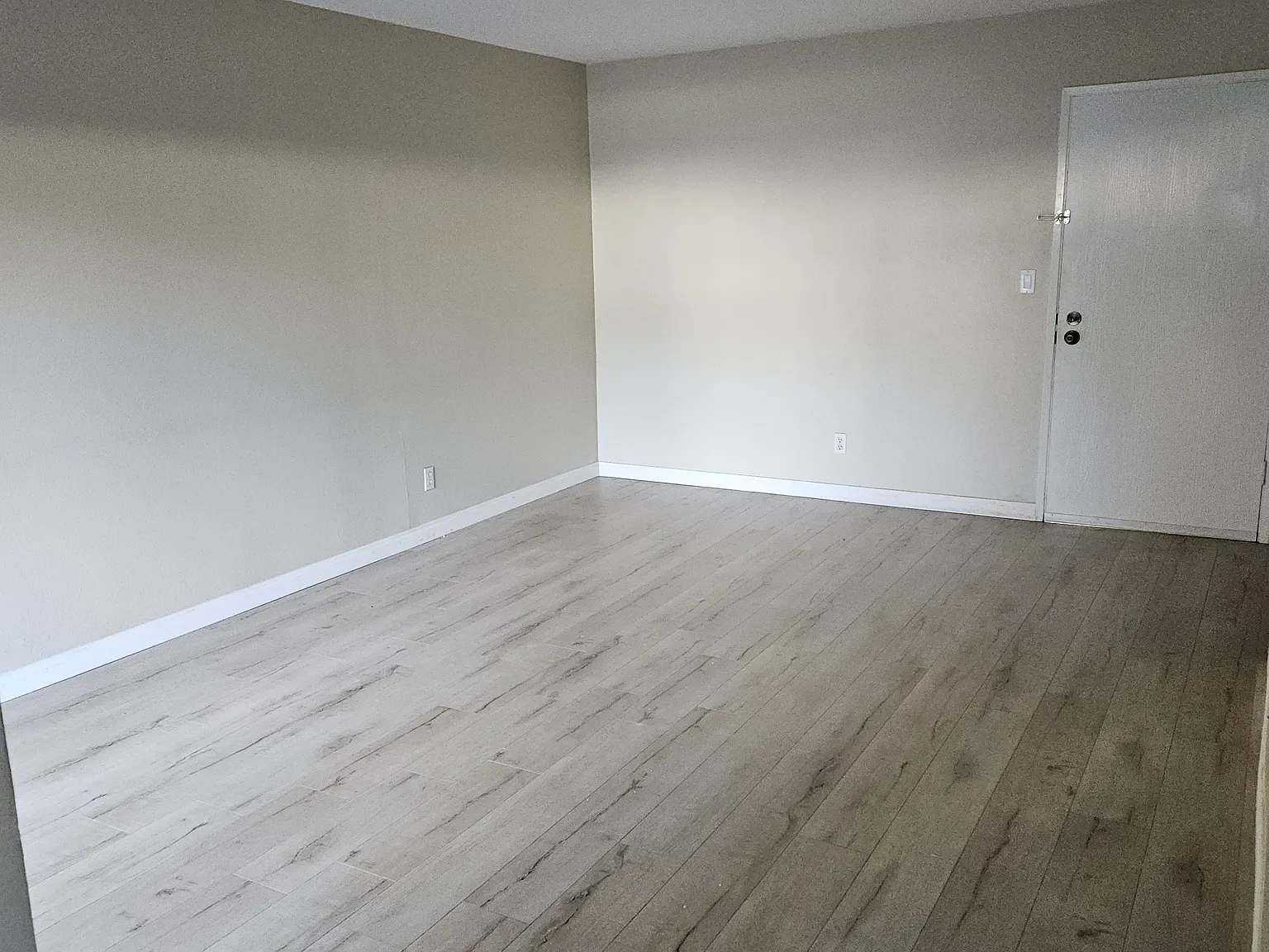 1 bed, 694 sqft, $2,400 — Photo 4