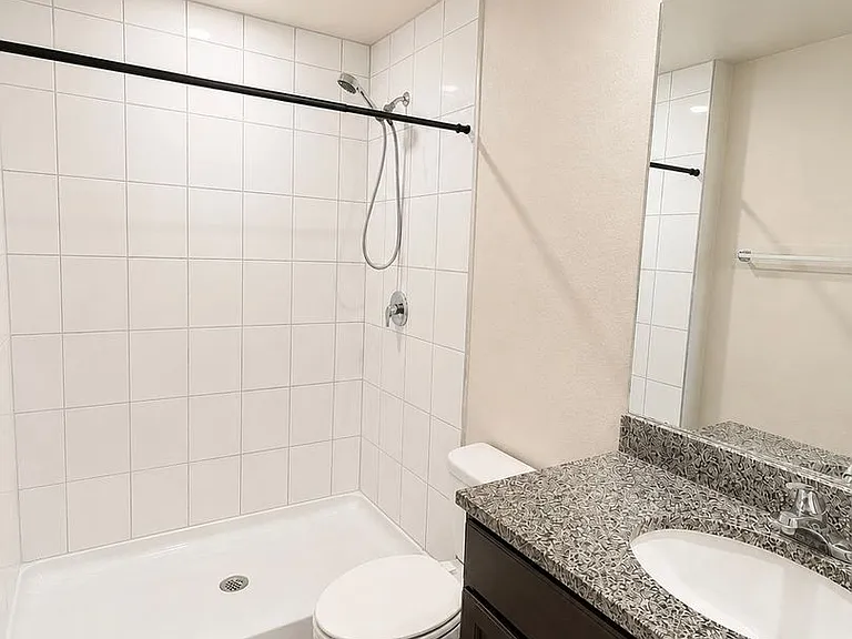 361 Greenbriar Blvd — Photo 20