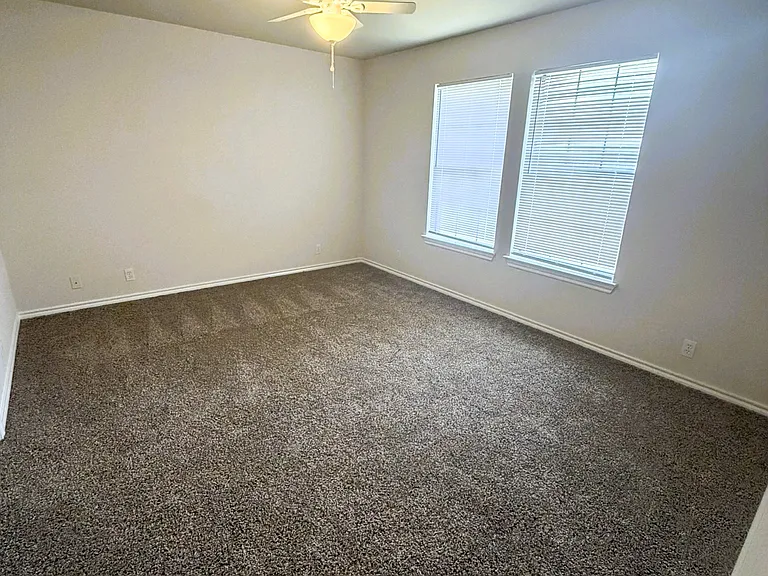 307 Sunset Blvd — Photo 15