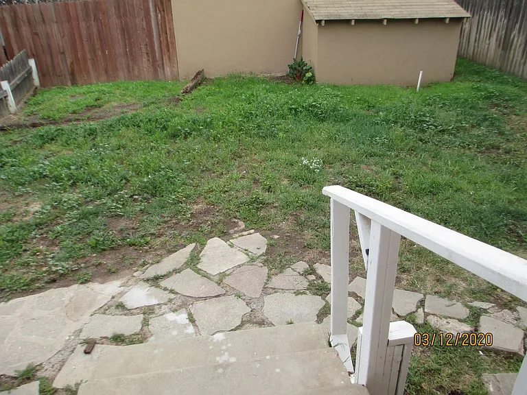520 E Cypress St — Photo 2