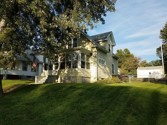 2nd image of 2331 S 35th St