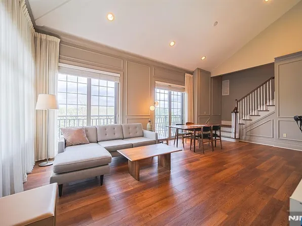 1302 The Plz #1302, Tenafly, NJ 07670