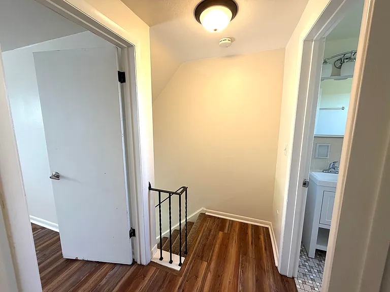 550 Elm St #A — Photo 12