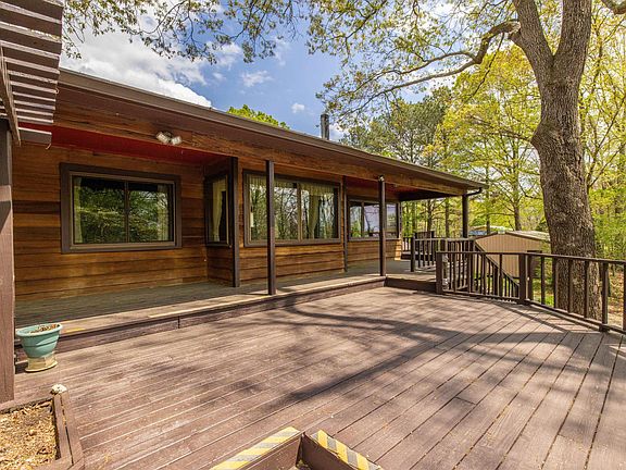 5th image of 136 Skyway Dr