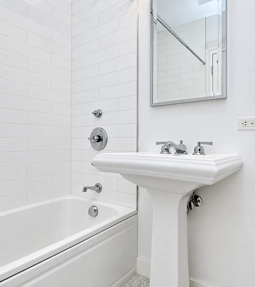 230 Riverside Dr — Photo 4