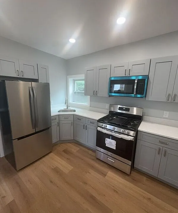 934 W Walnut St #1