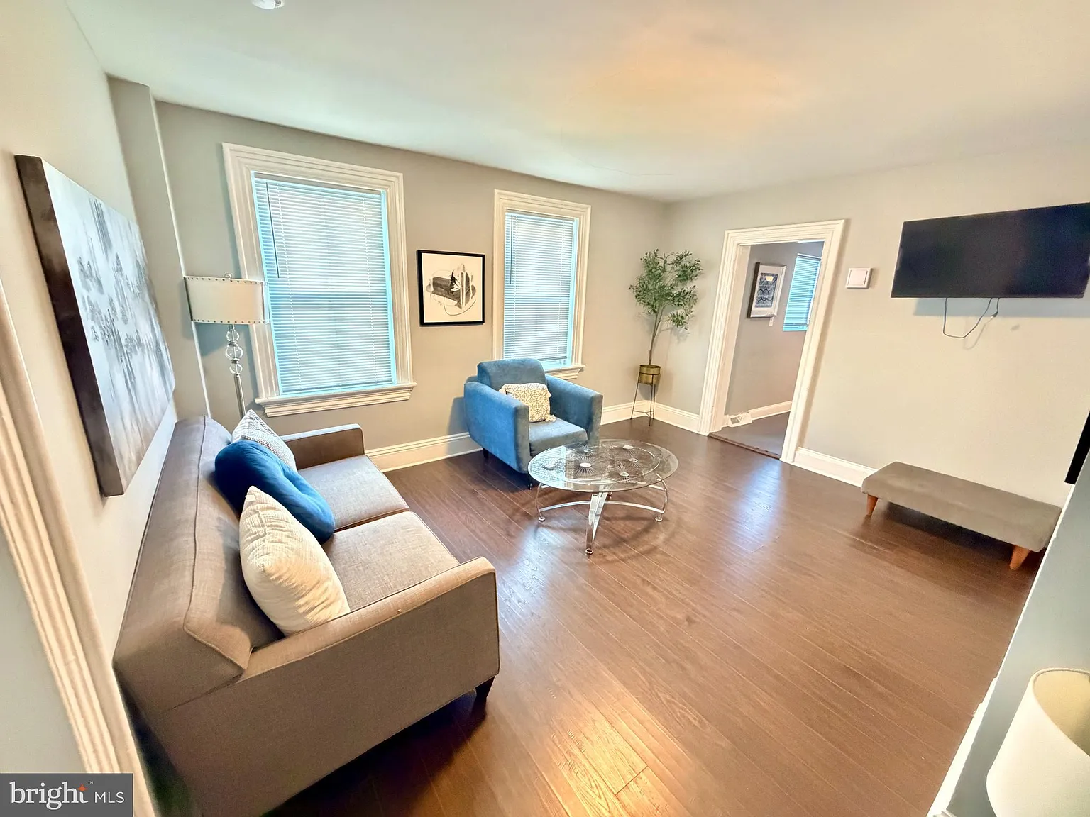 2 bed, 1.5 bath, 1100 sqft, $2,400 — Photo 4