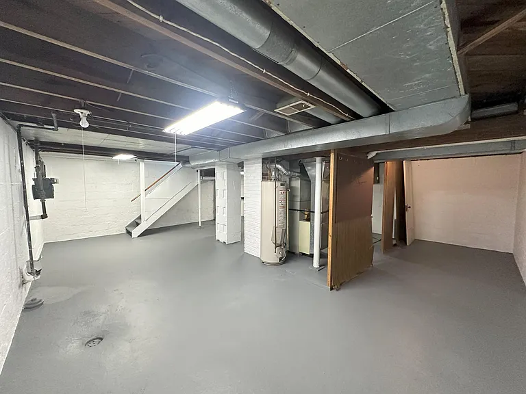 700 Iona Ave — Photo 25