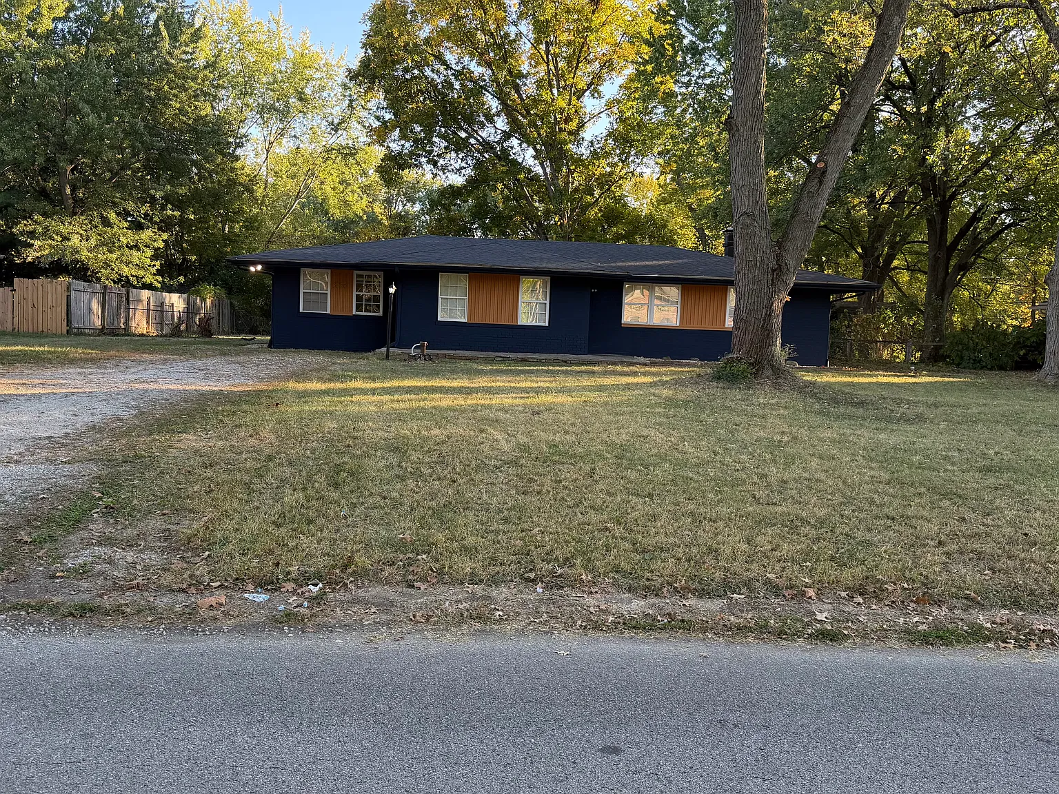 4 bed, 1593 sqft, $1,999 — Photo 2