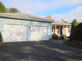 92 Michelle Dr, Windsor Locks, CT 06096