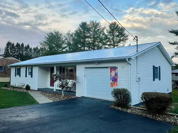 105 Francis Ave, Beckley, WV 25801