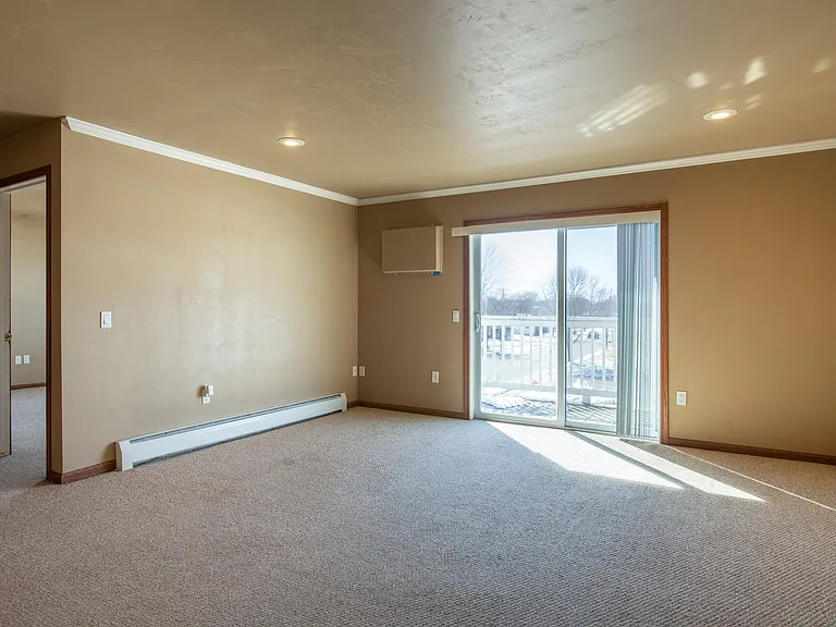 830 E Elm Dr — Photo 6